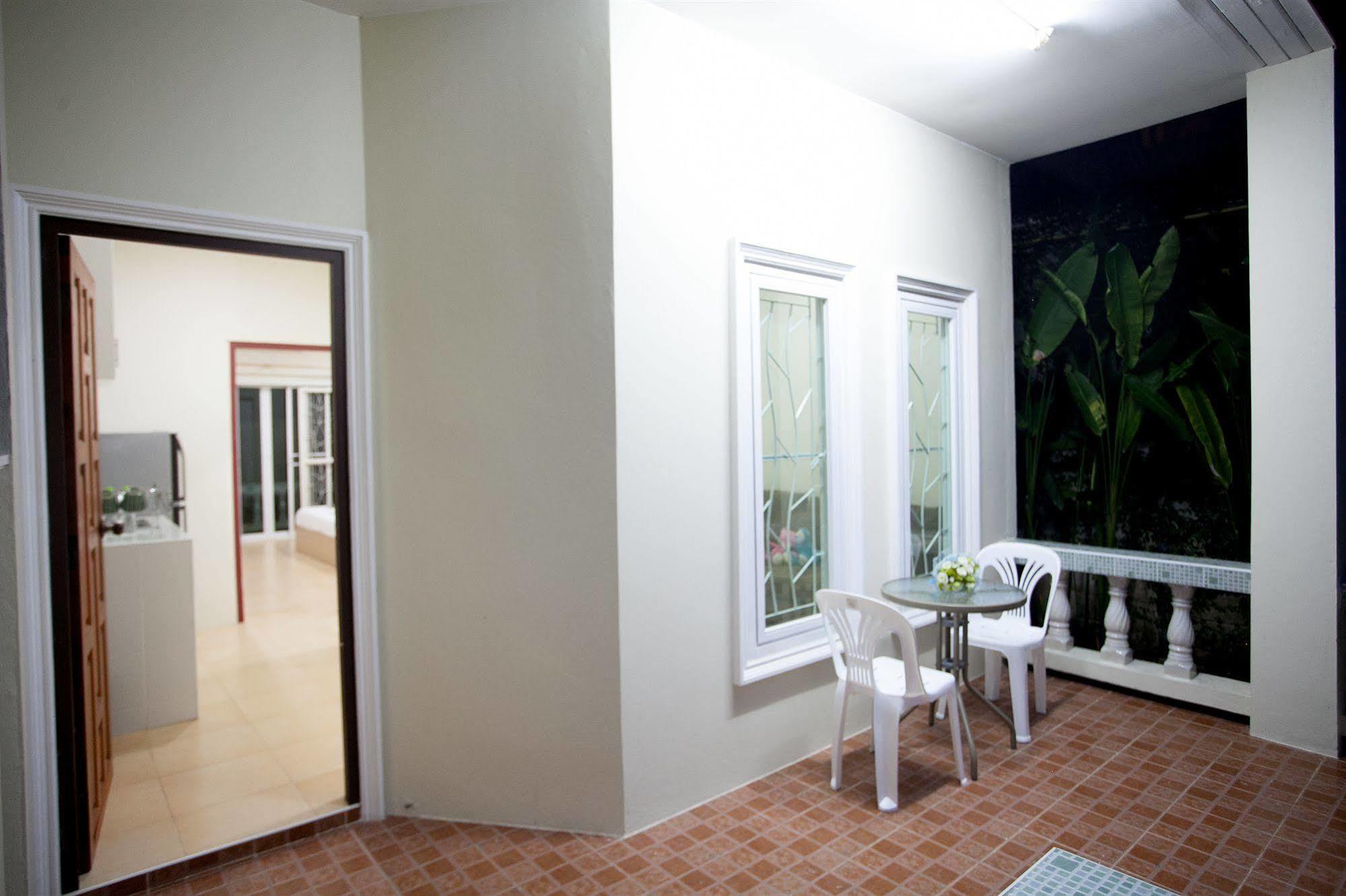 Lucky Lek Resort Rawai Exterior photo