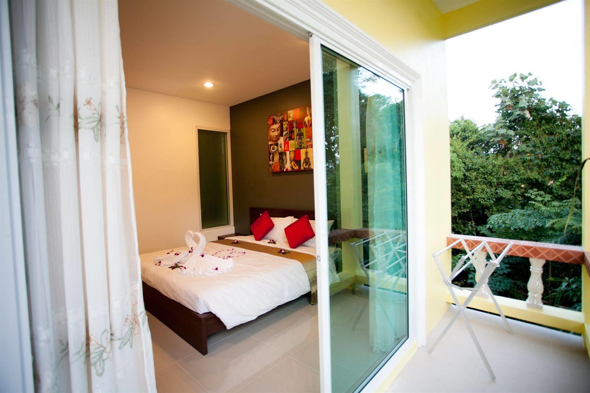 Lucky Lek Resort Rawai Exterior photo